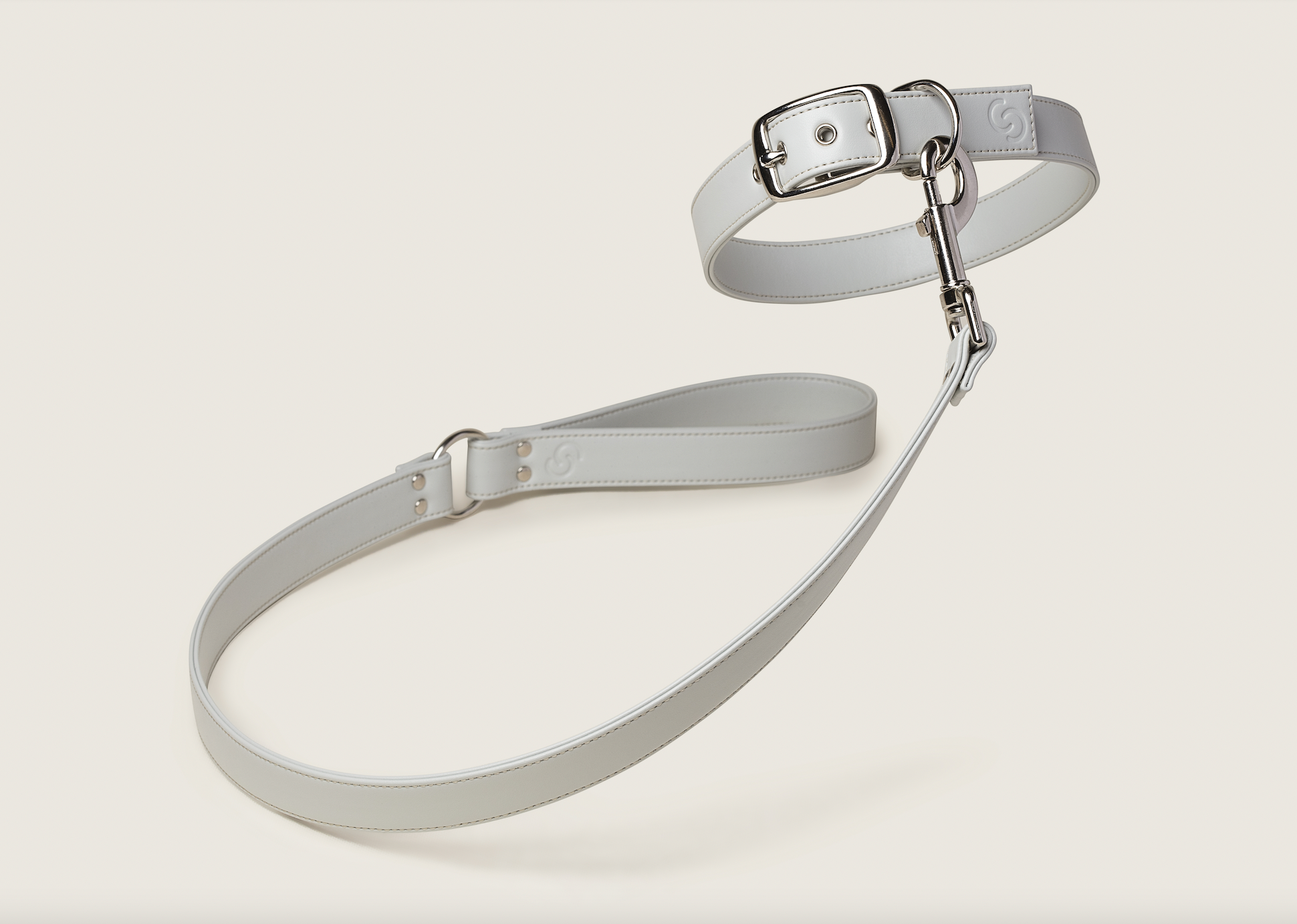 Ensemble Bleu Glacier en cuir de pomme — Collier, laisse et porte-sac assortis