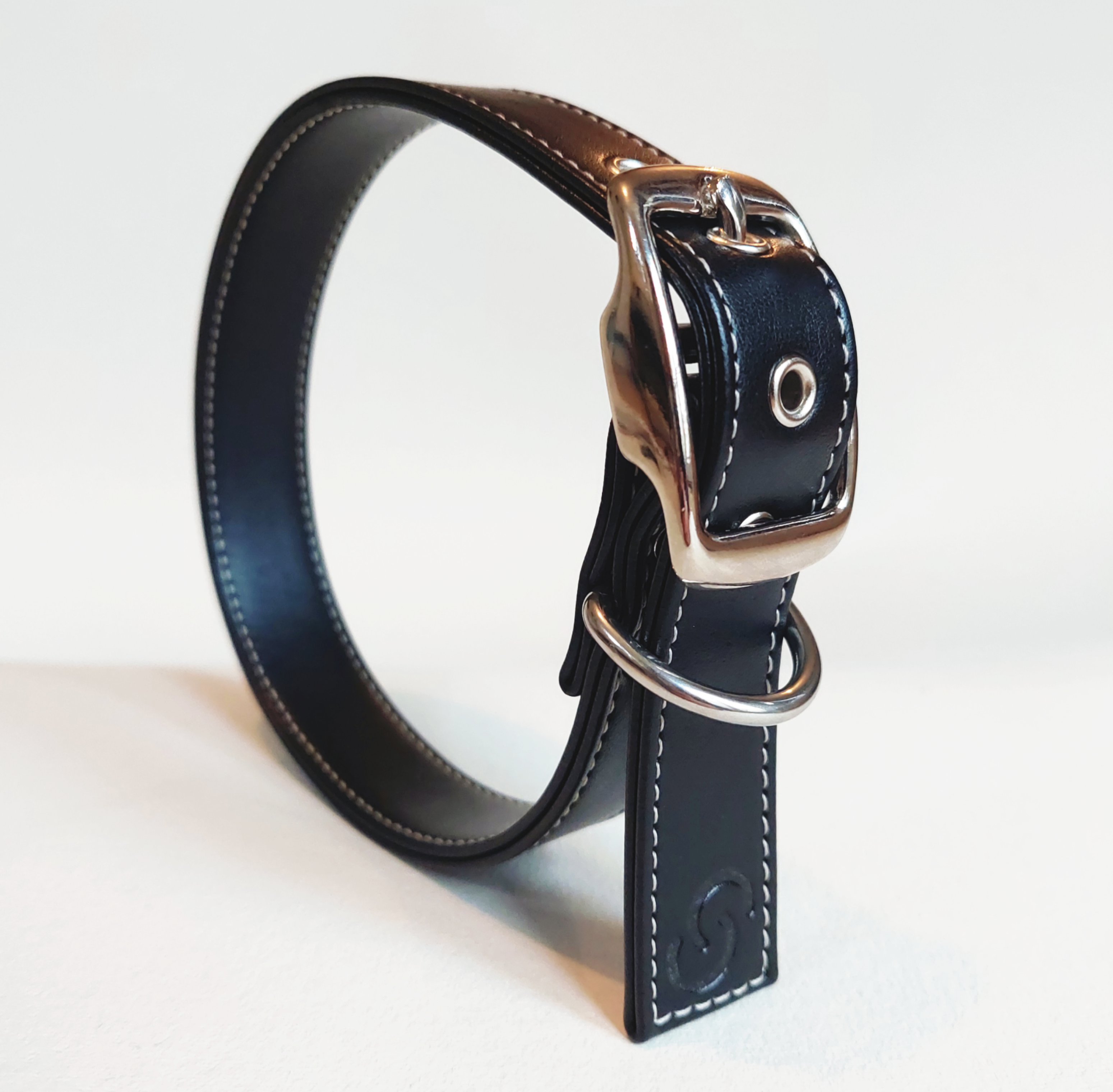 Ensemble Noir en cuir de pomme — Collier, laisse et porte-sac assortis